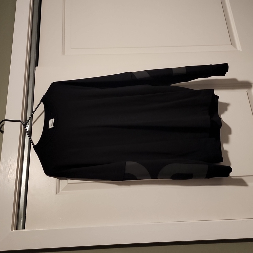 Burberry Sweatshirt. Last year's model. Good sweatshirt. Authentic. Worn once.